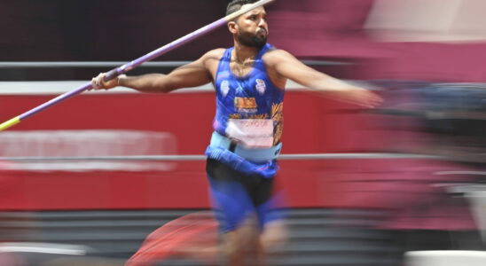 How fast does a javelin fly