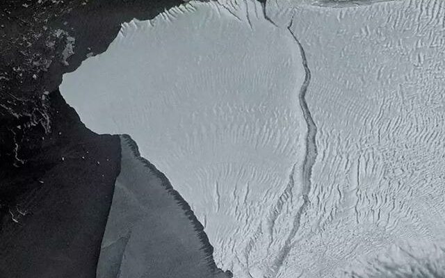 Iceberg that refuses to die moves after 30 years It