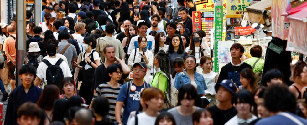 Japan Proposal to pay single women to move to the