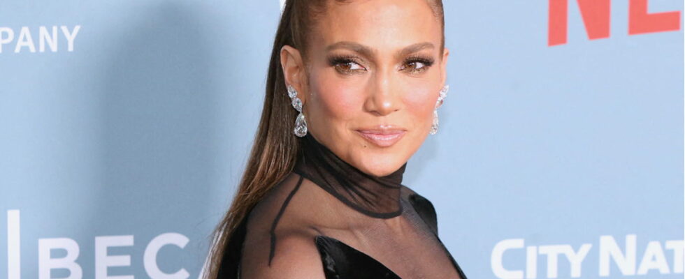 Jennifer Lopez Has the Perfect Summer Hairstyle to Keep Your