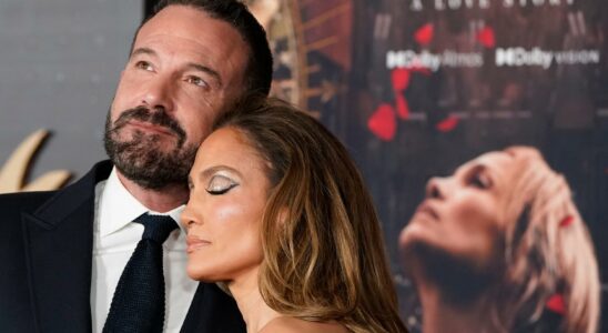 Jennifer Lopez divorces Ben Affleck