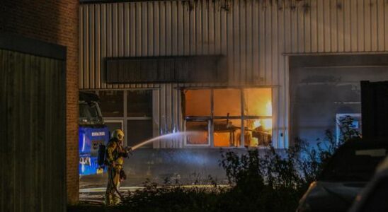 Major fire at moving company in De Meern Can only