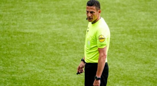 Manschot to referee Johan Cruijff Shield final Hope we dont