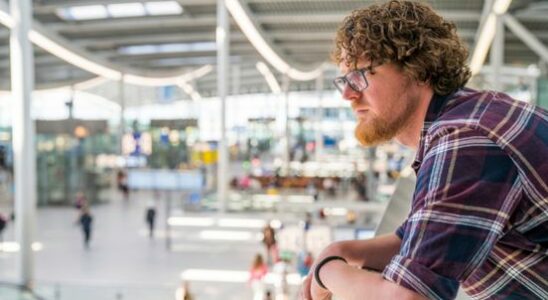 NS employee Teun offers coffee and a listening ear to