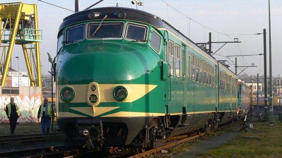 NS puts historic trains back on the road Muizeneus and