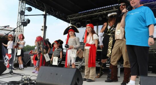 PHOTOS Captain Kidd Days makes landfall in Corunna for 39th