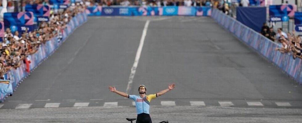 Remco Evenepoel at the top of Olympus ahead of the