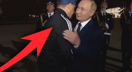 Russian torpedoes are welcomed home by Putin