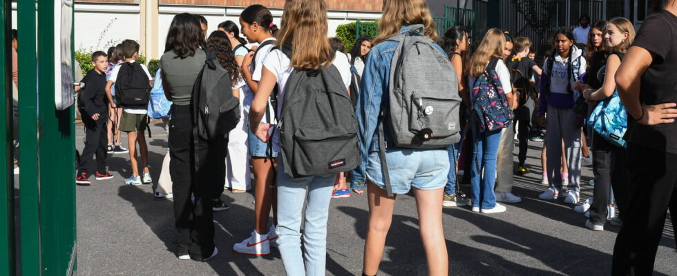 The 2024 school year will be postponed for several French