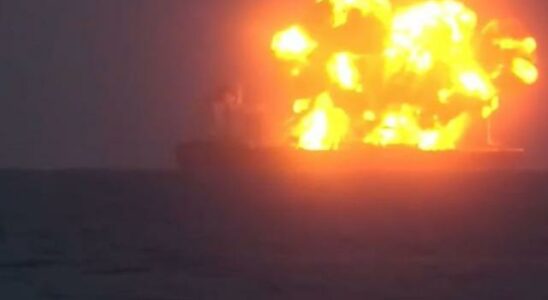 They hit the Greek ship Attack from the Houthis in