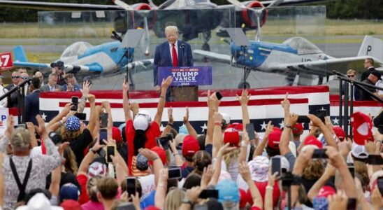 Trumps first rally after the assassination attempt Secret Services bulletproof