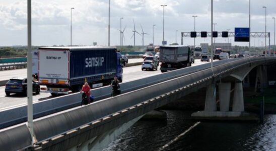 Unsafe cycle path along the A2 is finally wider It