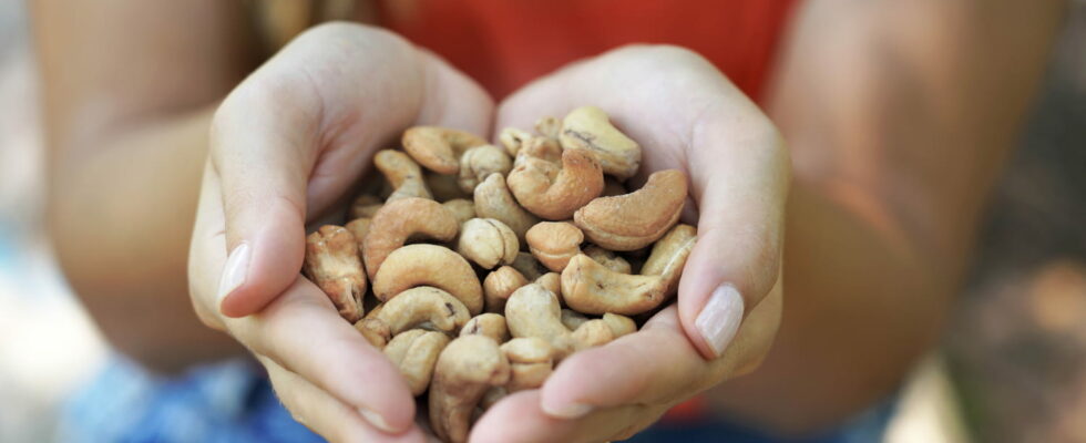 Very high in calories here is the quantity of cashew