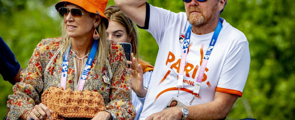 Why Princesses Dress Like 80s Grandpa This Nerdy Accessory