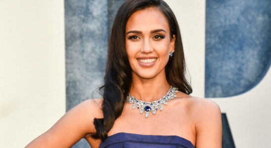 With this pink makeup Jessica Alba found a way to