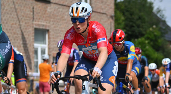 Womens Tour de France Dutchwoman Charlotte Kool wins first stage