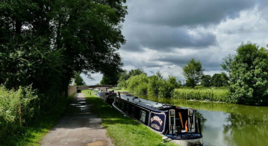 legs exposed in the Caen Canal