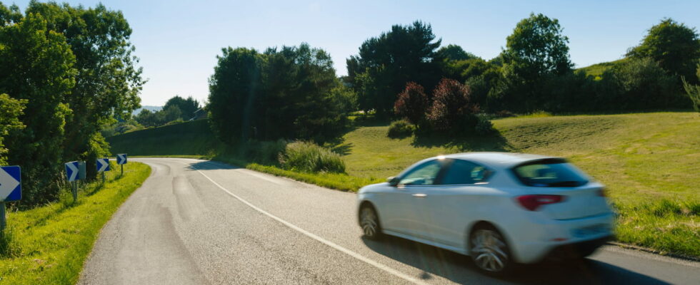 A new fine is coming motorists caught flashing will have