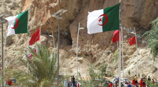 Algeria announces imposing a visa on Moroccans in the face