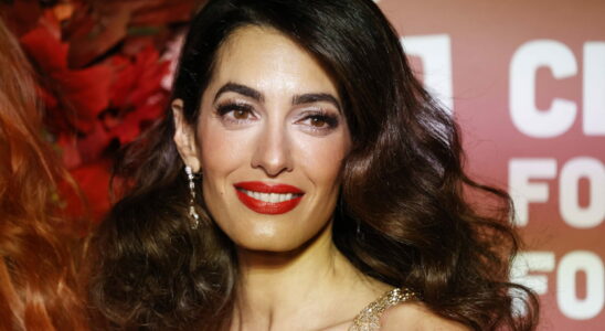 Amal Clooney adopts the perfect lipstick color to brighten the