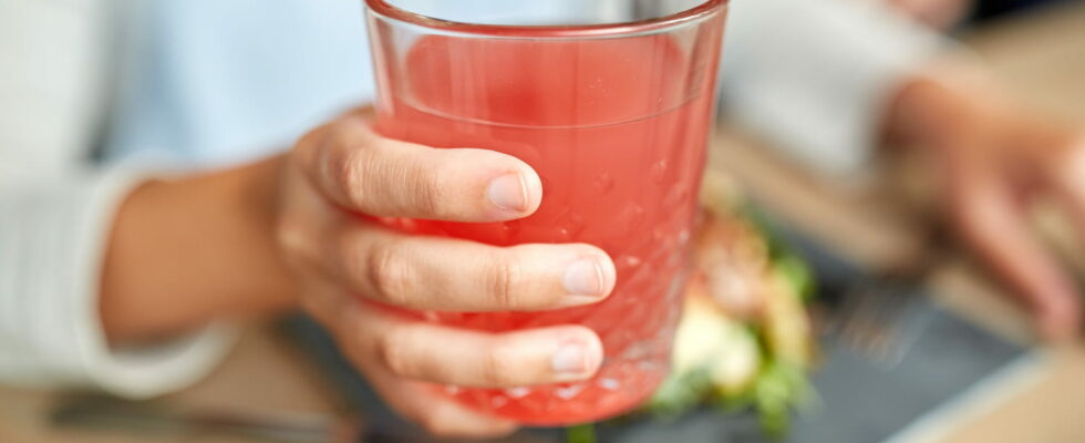 Antioxidant this juice makes bones stronger after 50 just one