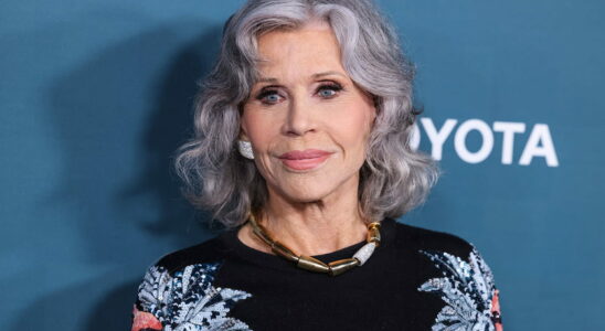 At 86 Jane Fonda shines at the LOreal show thanks