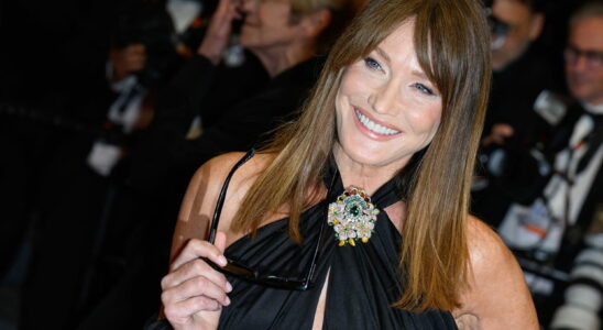 But what is this crazy body At 56 Carla Bruni