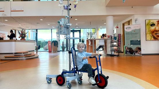 Children ride through the Princess Maxima Center with this infusion