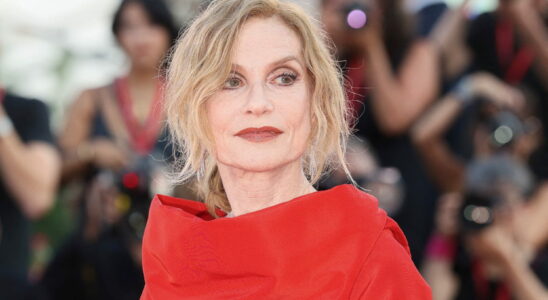 For her last red carpet at the Mostra Isabelle Huppert