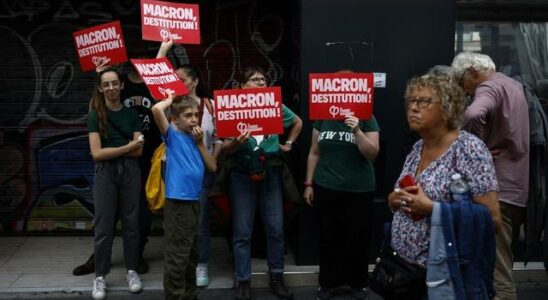 France descends into chaos People take to the streets Stolen