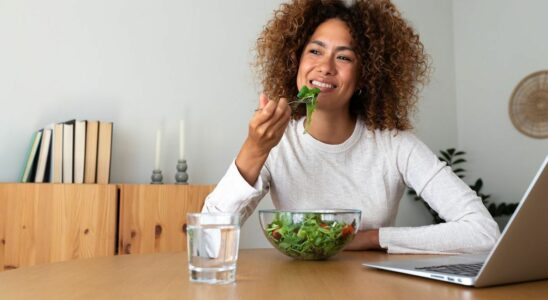 How to maintain a balanced diet at the office Practical