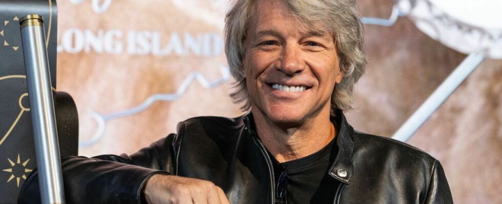 Jon Bon Jovi Saves Woman Who Wanted to Jump Off