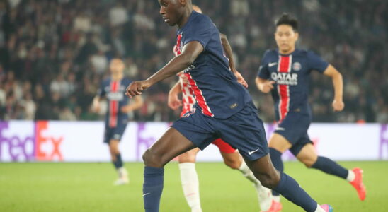 LIGUE 1 Reims PSG follow the match live