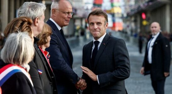 Macron and Philippe commemorate the liberation of Le Havre without