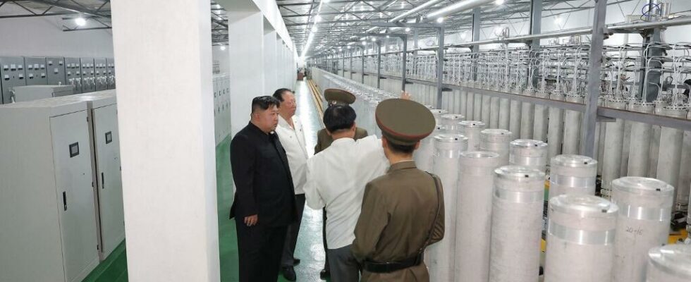 North Korea unveils enriched uranium production plant