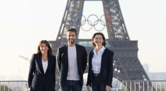 Olympic rings to remain on Eiffel Tower until at least