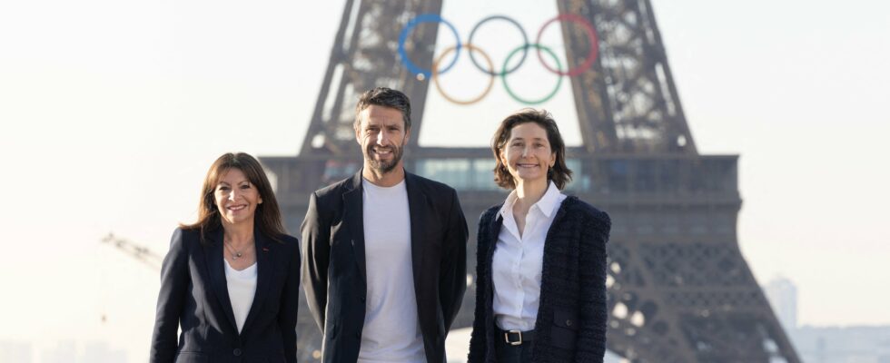 Olympic rings to remain on Eiffel Tower until at least