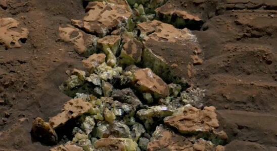 Stunning Discovery on Mars Rare Crystals Amaze Scientists