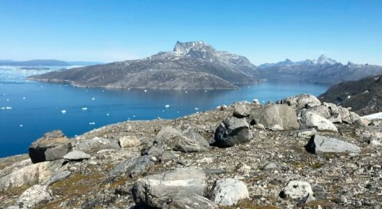 Sunken ship leaks fuel off Greenland