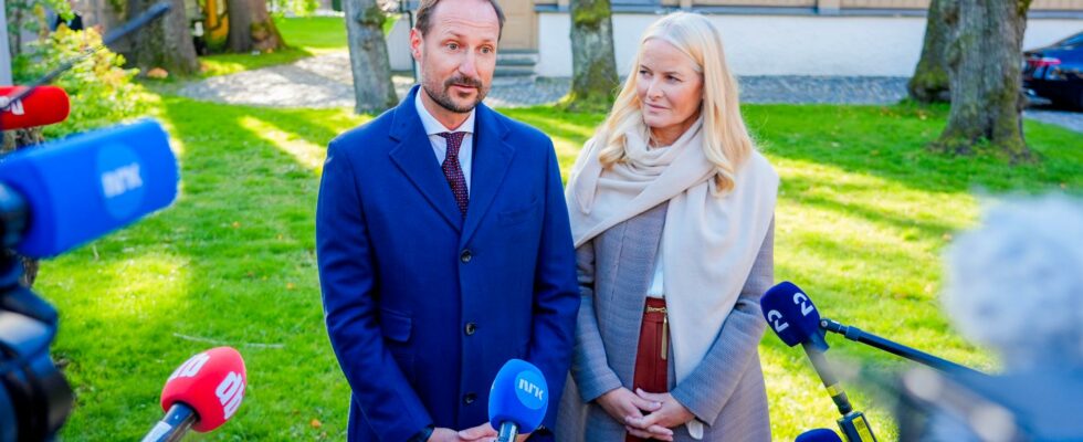 The Norwegian crown prince couple dodges questions about the son