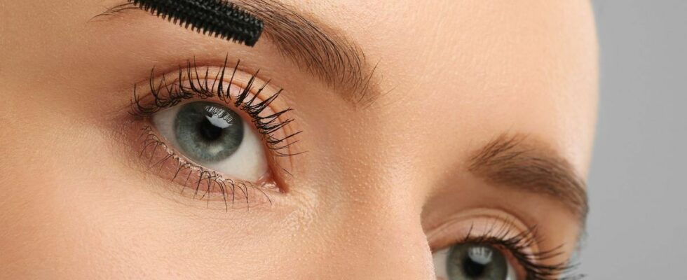 This Mascara Thats Becoming a Bestseller Will Give You Stunning