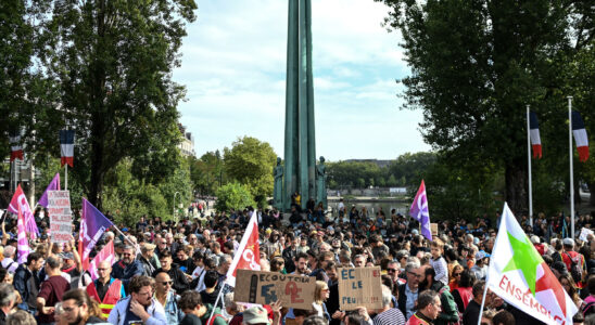 Thousands of people demonstrate against Emmanuel Macron and the nomination