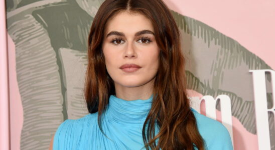 What a resemblance At 23 Kaia Gerber poses and looks