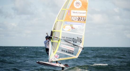 Windsurfer Bob completes return trip to England Between cargo ships